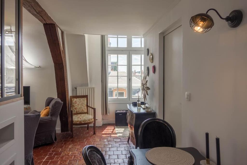 Le Sainte Anne *Studio* Apartment Orleans Bagian luar foto