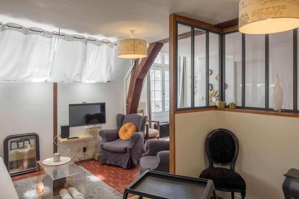 Le Sainte Anne *Studio* Apartment Orleans Bagian luar foto